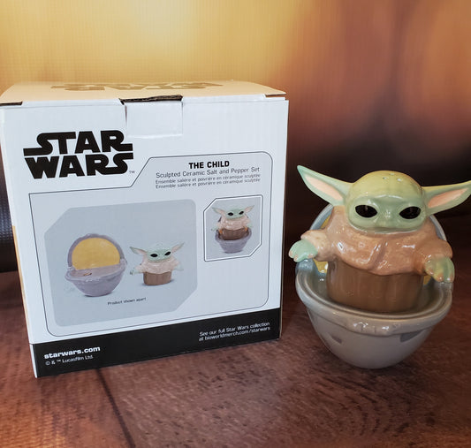 The Child salt & pepper shaker set - baby Grogu in his carrier!