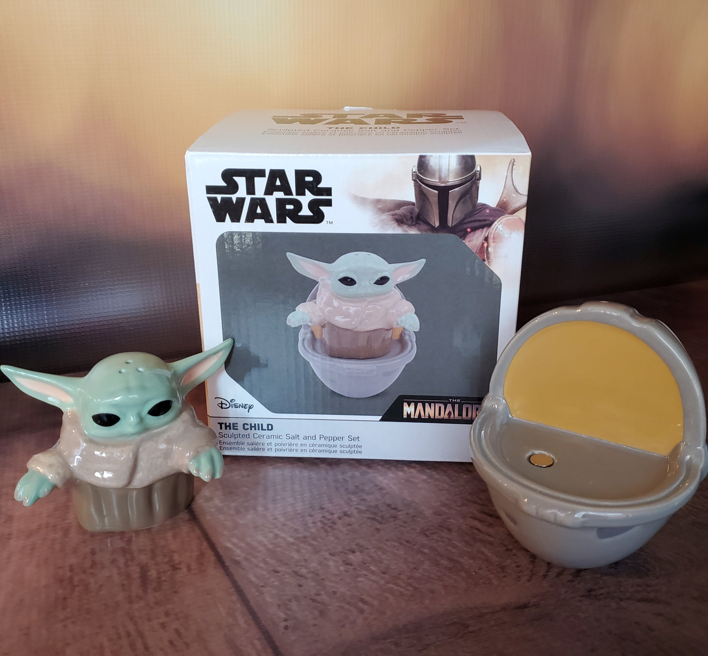 The Child salt & pepper shaker set - baby Grogu in his carrier!