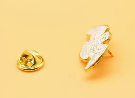 Flying Snowy Owl Pin