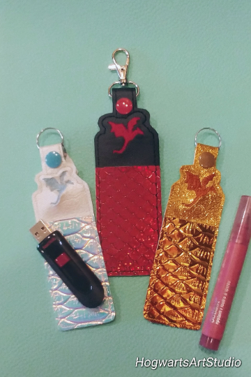 Flying Dragon Thumbdrive/Lipstick Holder Keychain - Keep your items handy