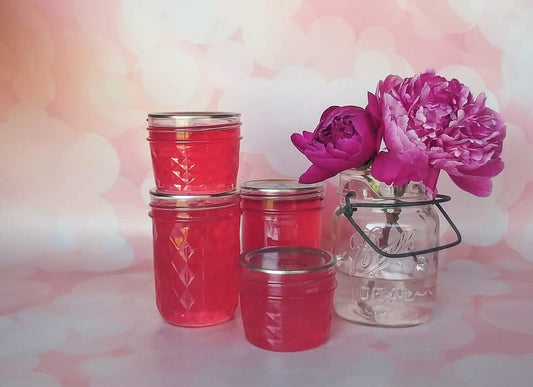 Pink Peony Jelly - these gorgeous, vintage flowers make delicious jelly! Small batch